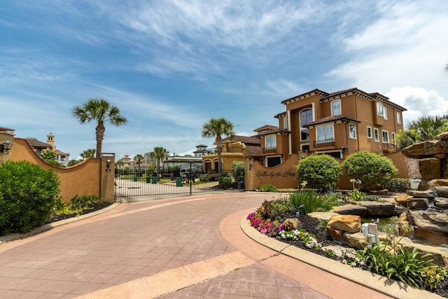 533 Villa Dr, Seabrook, TX 77586