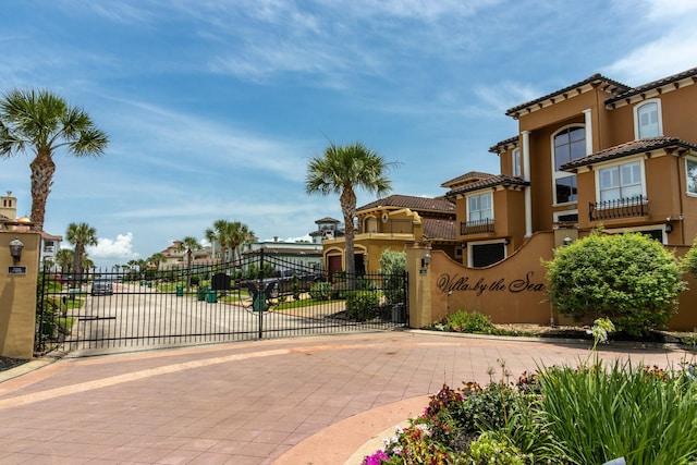 533 Villa Dr, Seabrook, TX 77586