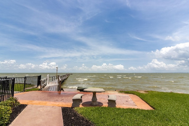 533 Villa Dr, Seabrook, TX 77586