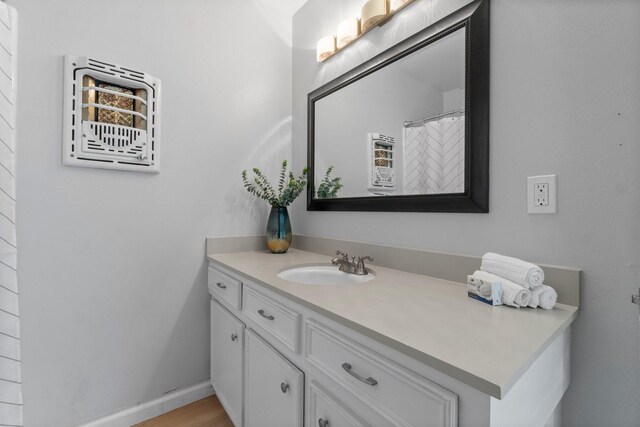 1919 Shadowdale Dr, Houston, TX 77043 - full bathroom with vanity and baseboards