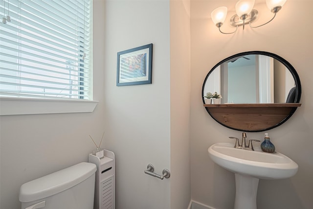 72 N Hutcheson St, Houston, TX 77003 - half bath with toilet