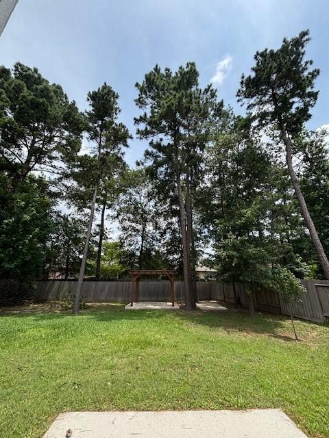 995 Arbor Gln, Conroe, TX 77303 - view of yard