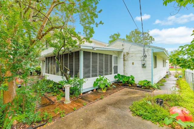 204 Caladium St, Lake Jackson, TX 77566 - view of front of home featuring a sunroom