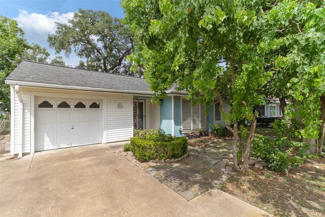 204 Caladium St, Lake Jackson, TX 77566 - photo 1
