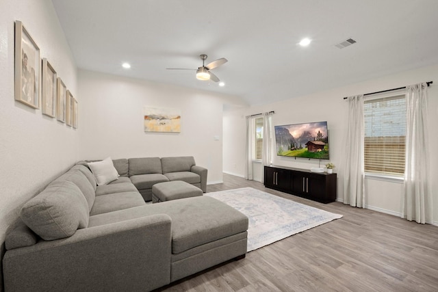 20010 Sienna Green Dr, Hockley, TX 77447 - living room featuring a ceiling fan, light wood-style flooring, recessed lighting, and baseboards