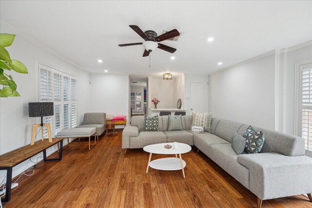 2513 Bering Dr Unit 13, Houston, TX 77057 - living room with ornamental molding, a ceiling fan, wood finished floors, and recessed lighting