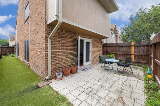 2513 Bering Dr Unit 13, Houston, TX 77057 - view of patio