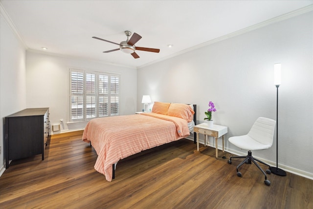 2513 Bering Dr Unit 13, Houston, TX 77057 - bedroom featuring crown molding, wood finished floors, baseboards, ceiling fan, and recessed lighting