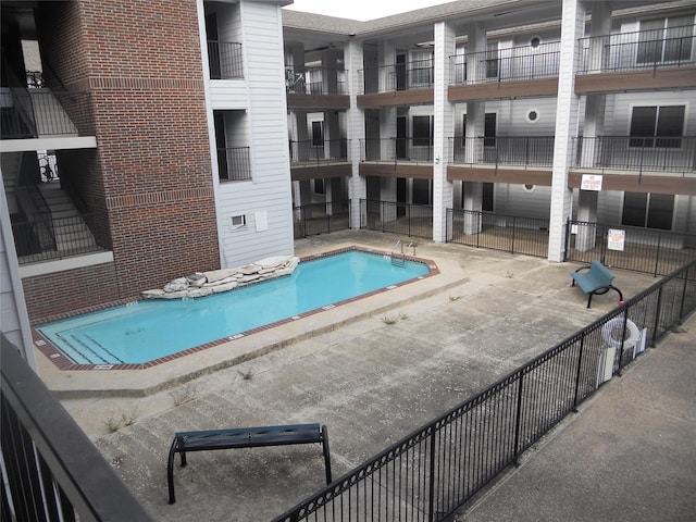 501 W 26th St Unit 208, Austin, TX 78705 - community pool with a patio area
