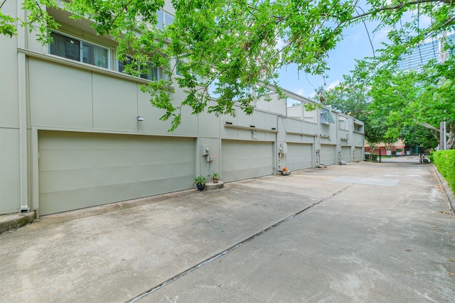 2322 Steel St Unit 19, Houston, TX 77098 - view of garage