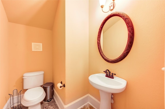 1103 River Delta Ln, Rosenberg, TX 77469 - half bathroom with toilet and baseboards