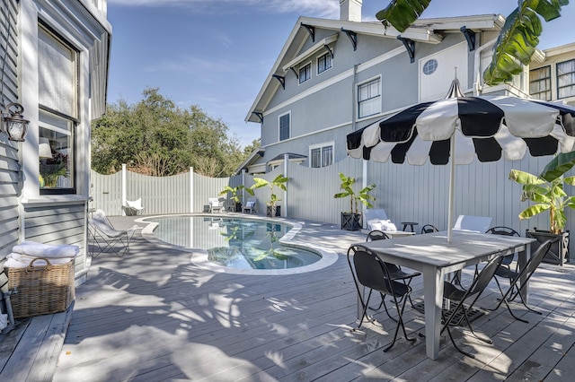 200 Westmoreland St, Houston, TX 77006 - deck with a fenced backyard and outdoor dining space