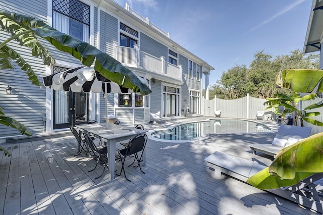 200 Westmoreland St, Houston, TX 77006 - deck featuring outdoor dining area