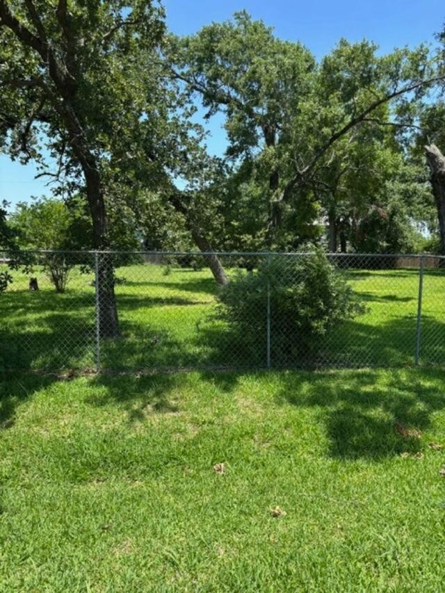 434 S Shady Ln, La Porte, TX 77571