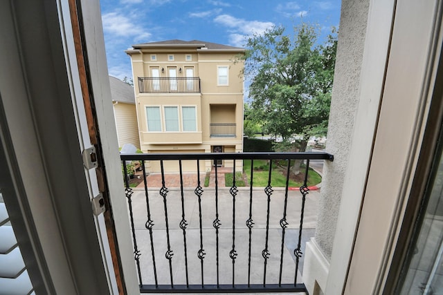 2223 Hilshire Trail Dr, Houston, TX 77080 - view of balcony