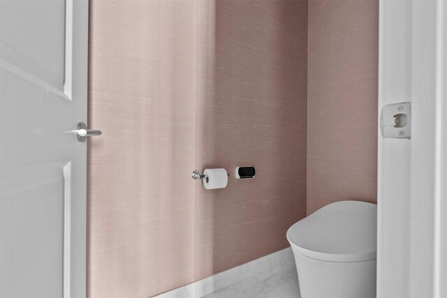 2047 Westcreek Ln Unit 1105, Houston, TX 77027 - bathroom featuring toilet