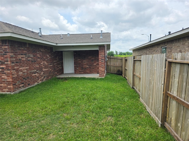 8407 Shady Vista Ct, Houston, TX 77028 - view of yard