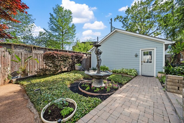 940 Columbia St, Houston, TX 77008 - view of yard