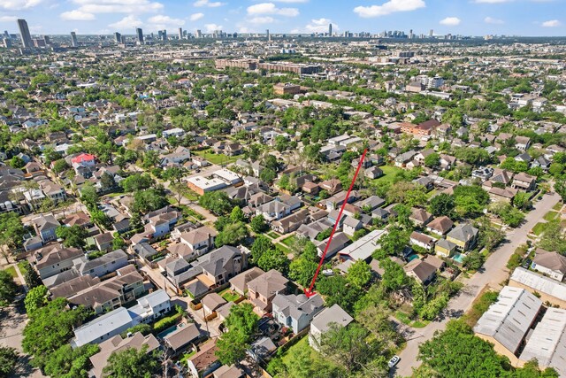 940 Columbia St, Houston, TX 77008 - view of property location with city skyline