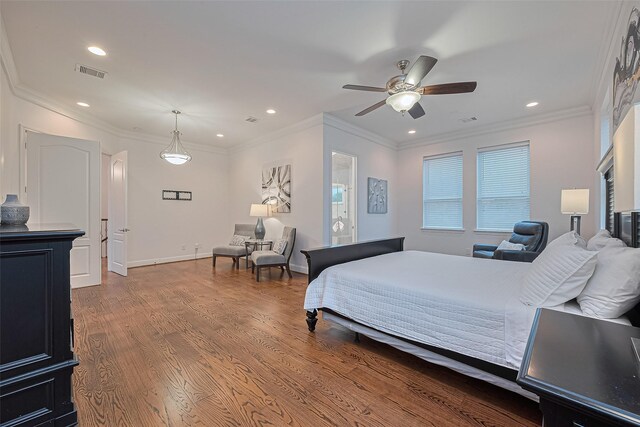 1035 Herkimer St, Houston, TX 77008 - bedroom featuring recessed lighting, wood finished floors, a ceiling fan, ornamental molding, and baseboards