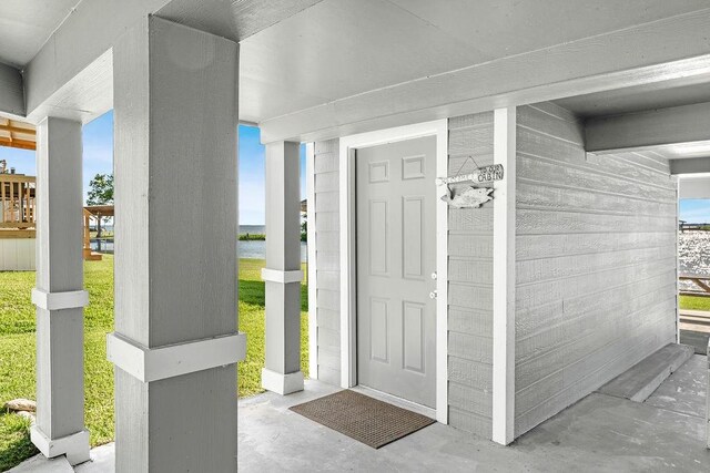 210 W Lakeview, Onalaska, TX 77360 - entrance to property featuring a water view