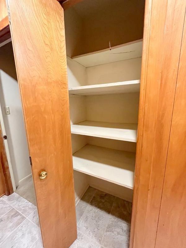 302 Cordell Dr, Crockett, TX 75835 - view of closet