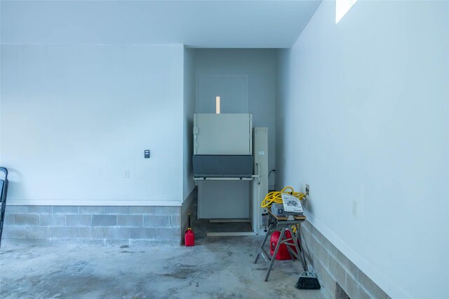 10614 Moonlight Dr, Houston, TX 77096 - view of garage