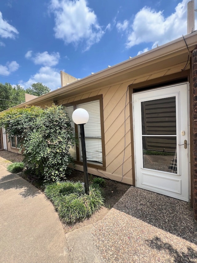 1014 Graham Dr Unit B4, Tomball, TX 77375 - photo 2