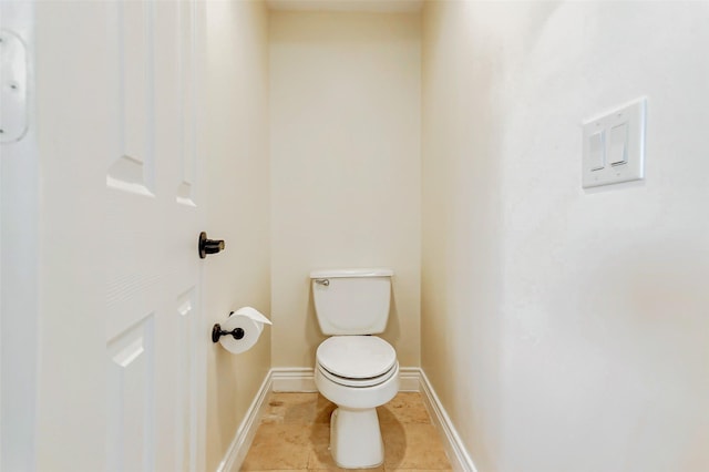 1529 Rosewood St, Houston, TX 77004 - bathroom featuring toilet and baseboards