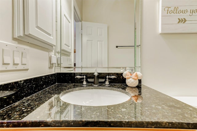 1529 Rosewood St, Houston, TX 77004 - bathroom featuring vanity