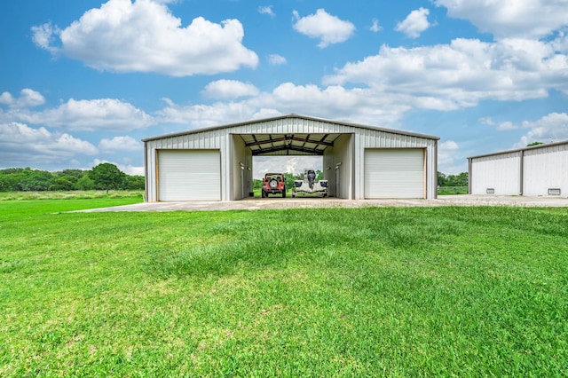 134 Private Road 652, Sargent, TX 77414 - garage featuring a garage and driveway