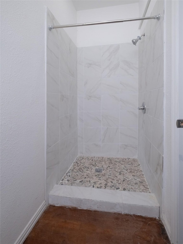 2703 Areba St, Houston, TX 77091 - full bathroom featuring a tile shower