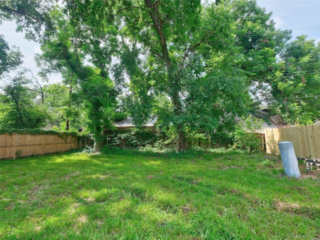 2703 Areba St, Houston, TX 77091 - view of fenced backyard