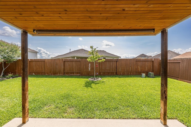 8406 Quiet Bay Dr, Baytown, TX 77523 - view of yard