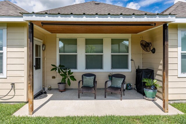 8406 Quiet Bay Dr, Baytown, TX 77523 - view of patio / terrace