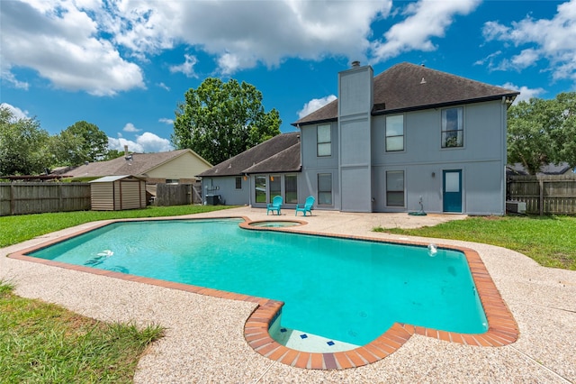 1402 Osborne Dr, Friendswood, TX 77546 - view of pool with an in-ground hot tub and a patio area