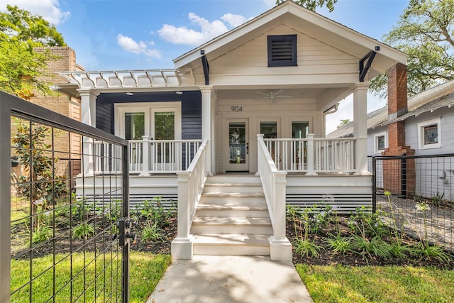 904 Willard St, Houston, TX 77006 - view of front of property with covered porch