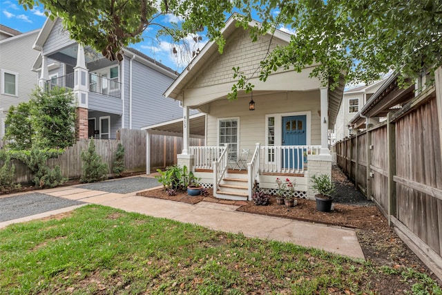 615 Allston St, Houston, TX 77007 - shotgun-style home with covered porch
