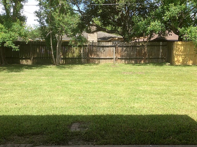 5 Lazybrook St, Angleton, TX 77515 - view of yard
