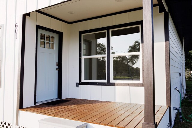 601 S Carroll St, La Porte, TX 77571 - property entrance with board and batten siding