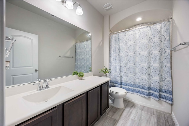 18219 Octavio Frias Trl, Houston, TX 77044 - full bath with vanity and shower / bath combo