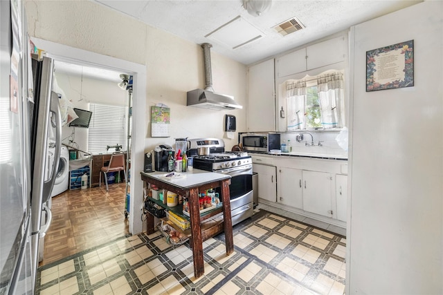 109 Carl St, Houston, TX 77009