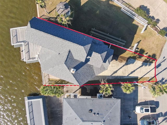 131 Isles End Rd, Tiki Island, TX 77554 - bird's eye view