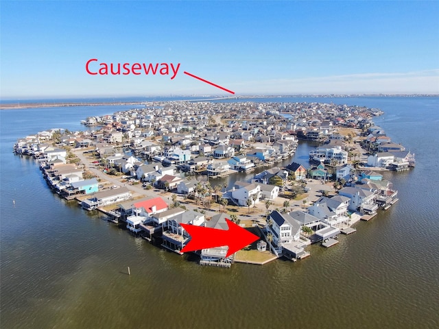 131 Isles End Rd, Tiki Island, TX 77554 - aerial perspective of suburban area with a large body of water