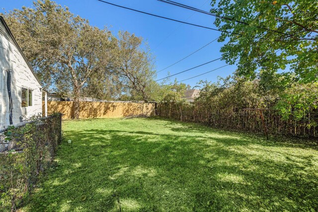 7109 Saint Augustine St, Houston, TX 77021 - view of yard
