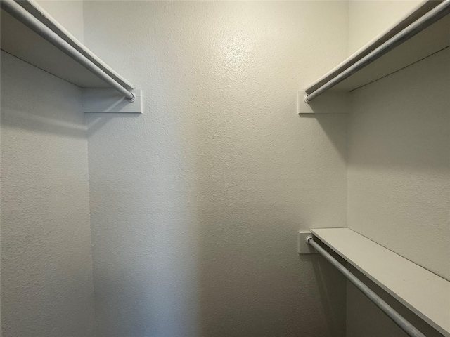 6500 Sands Point Dr Unit 114, Houston, TX 77074 - view of walk in closet