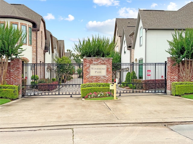 6710 Woodbend Park S, Houston, TX 77055 - view of gate