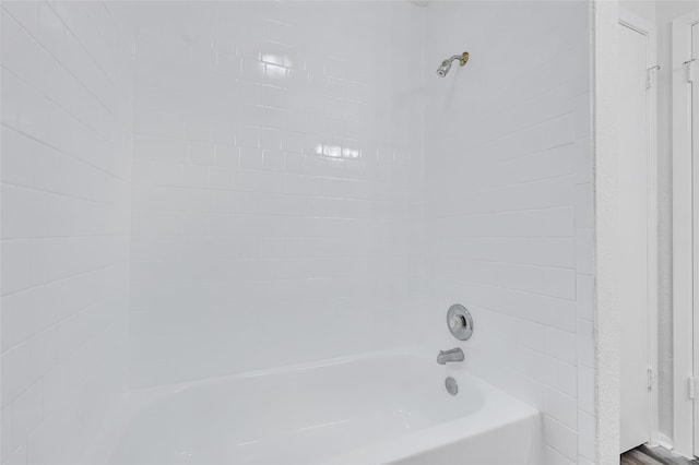 1323 Fieldstone, Missouri City, TX 77489 - bathroom with shower / washtub combination