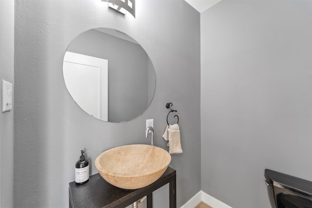 6217 Westcott St Unit B, Houston, TX 77007 - bathroom featuring a sink