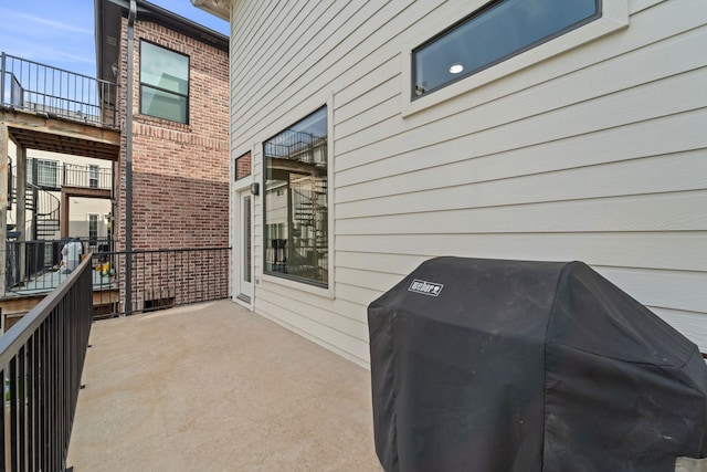 6217 Westcott St Unit B, Houston, TX 77007 - view of patio / terrace featuring area for grilling and a balcony
